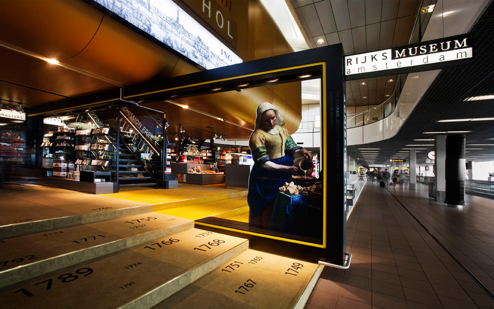 Schiphol-Museum-Shop-by-UXUS-01